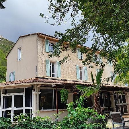 Logis Hotel & Restaurant Du Parc Gemenos Luaran gambar