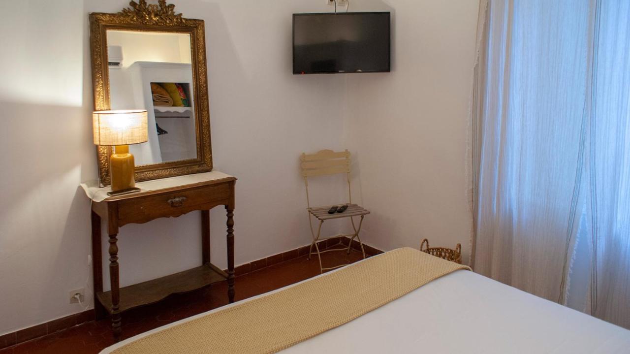 Logis Hotel & Restaurant Du Parc Gemenos Luaran gambar