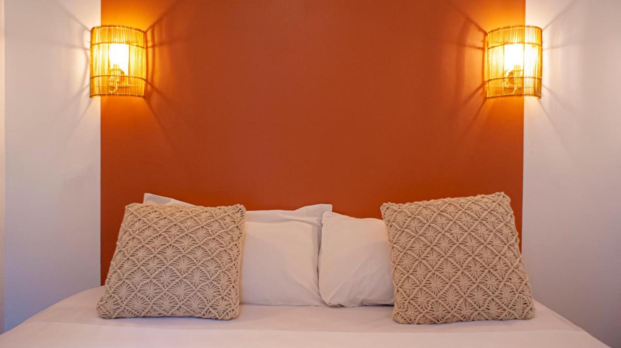 Logis Hotel & Restaurant Du Parc Gemenos Luaran gambar