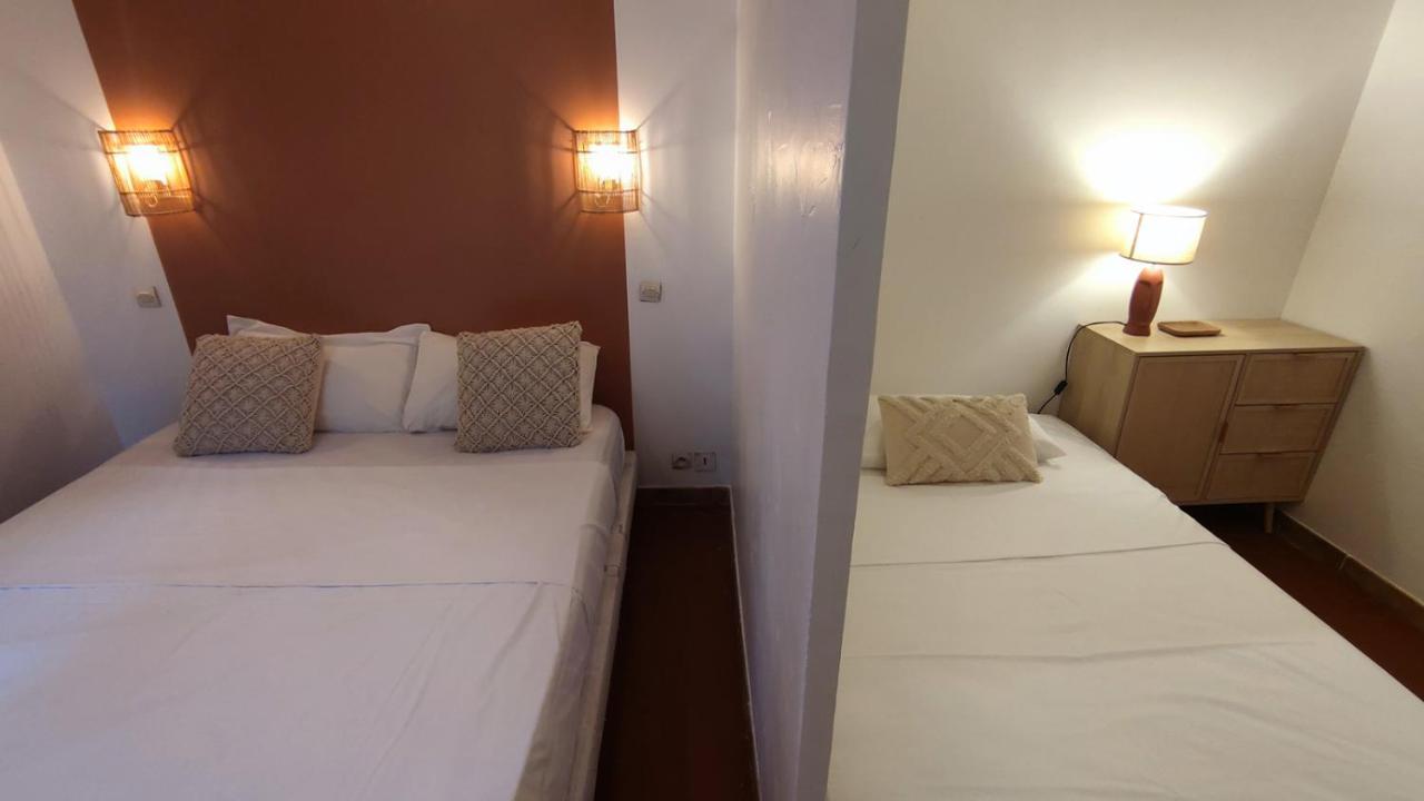 Logis Hotel & Restaurant Du Parc Gemenos Luaran gambar