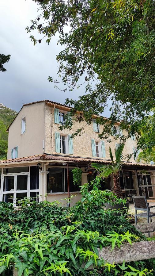 Logis Hotel & Restaurant Du Parc Gemenos Luaran gambar